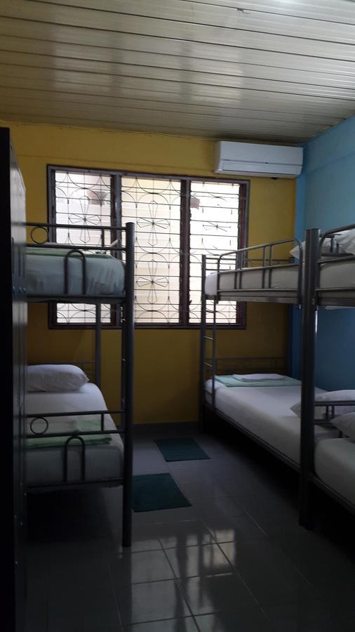 Kampung Bule Hostel Лабуан-Баджо Екстер'єр фото